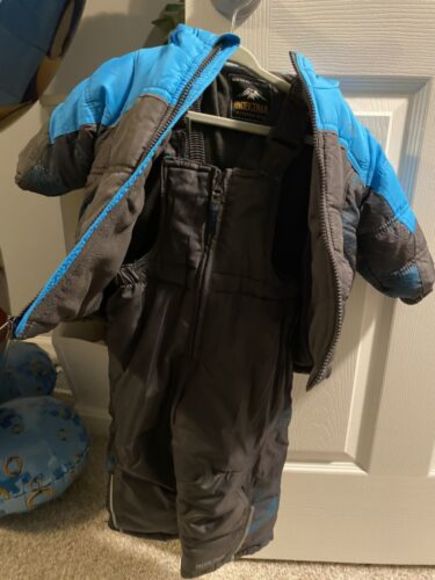 Cat & Jack 2 Piece Snowsuit Set - Size 2T. Blue/Gray - Picture 2 of 4